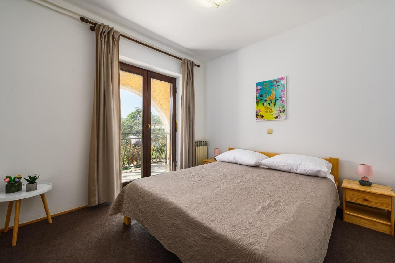 Apartments Josipa Πόρετς Εξωτερικό φωτογραφία
